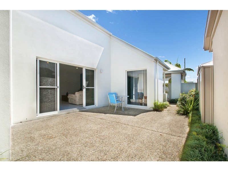 22 Bonaire Court, Kawana Island QLD 4575