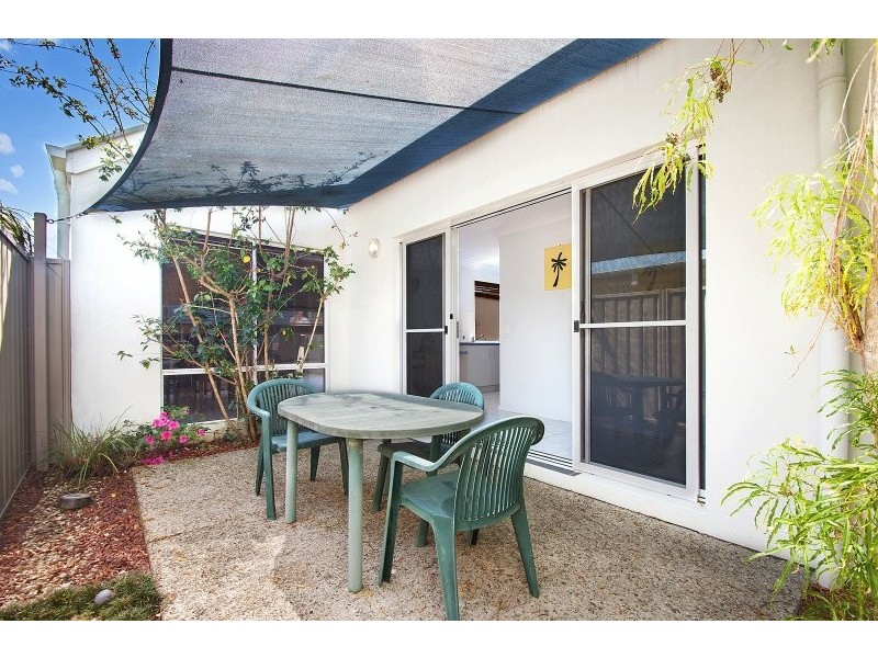 22 Bonaire Court, Kawana Island QLD 4575