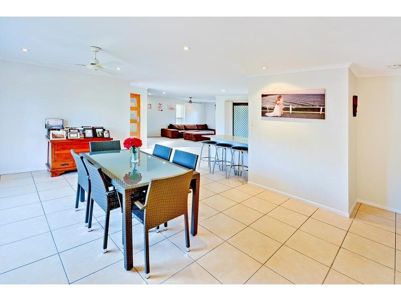 2 Dotterel Street, Parrearra QLD 4575