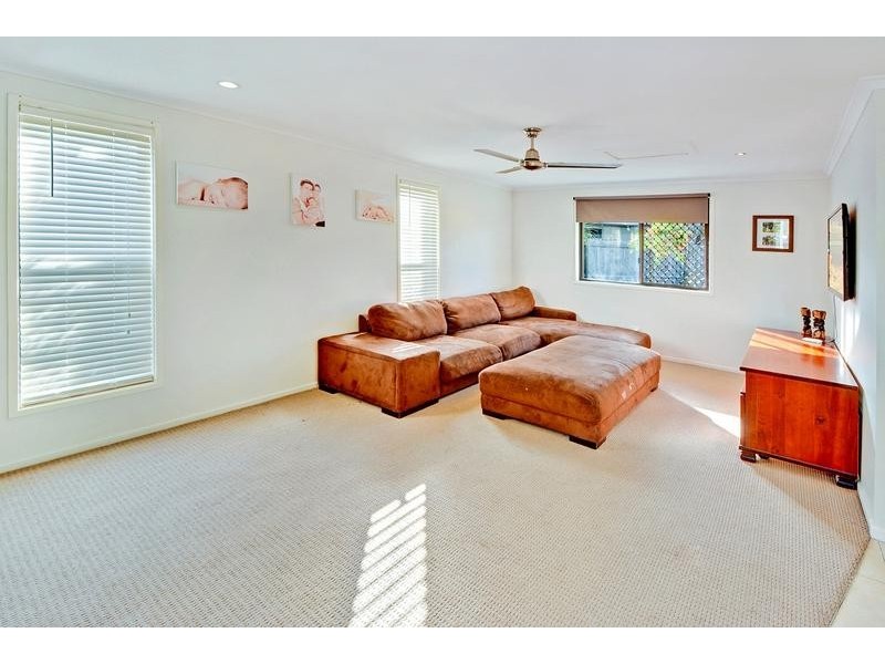 2 Dotterel Street, Parrearra QLD 4575
