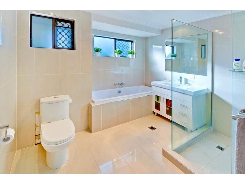 2 Dotterel Street, Parrearra QLD 4575