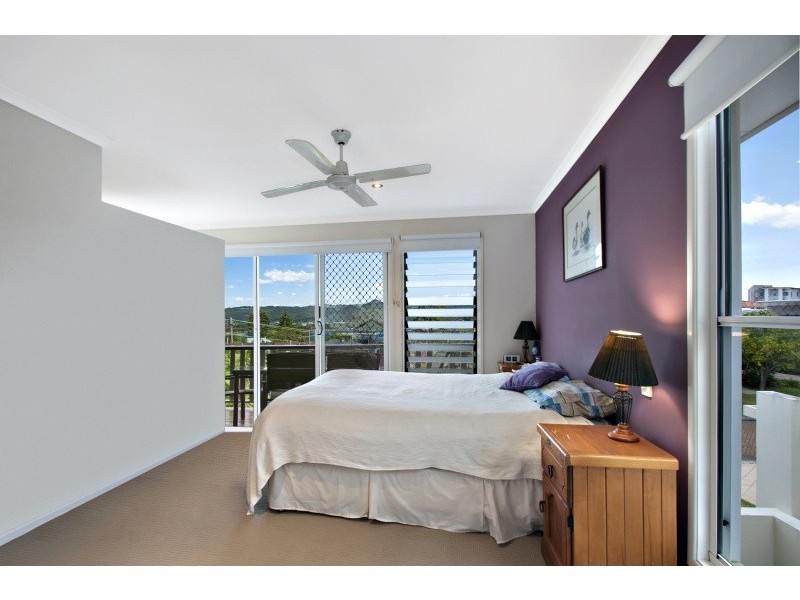 12 Zante Lane, Kawana Island QLD 4575