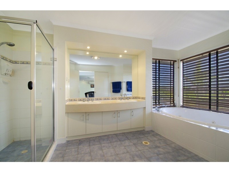 7 Seychelles Place, Kawana Island QLD 4575