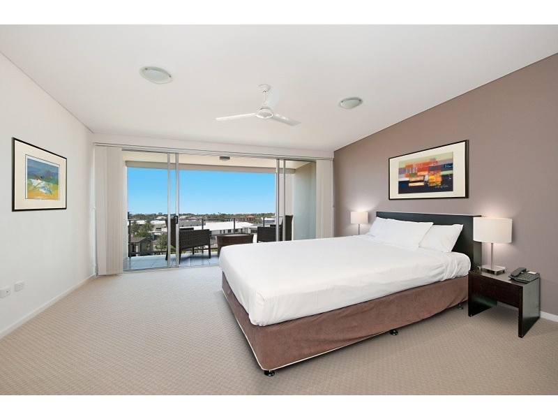 73/7 Grand Pde, Kawana Island QLD 4575