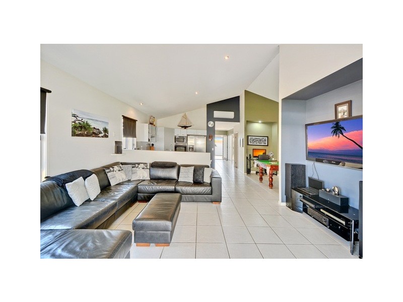 4 Maui Court, Kawana Island QLD 4575