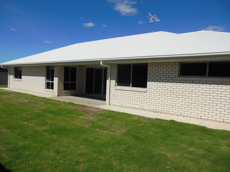 21 Thornton Street, Emerald QLD 4720