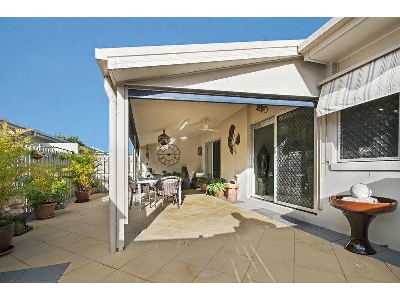 61/2 Grand Parade, Kawana Island QLD 4575