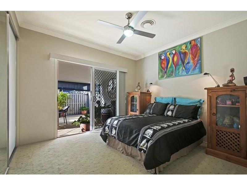 61/2 Grand Parade, Kawana Island QLD 4575