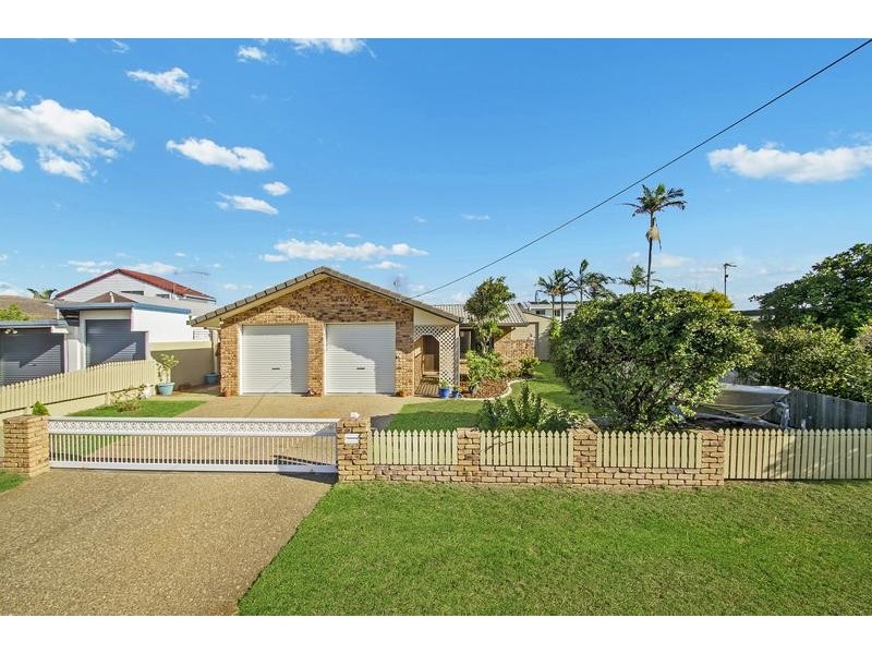 4 Kunari Street, Buddina QLD 4575