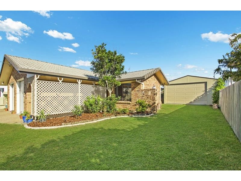 4 Kunari Street, Buddina QLD 4575