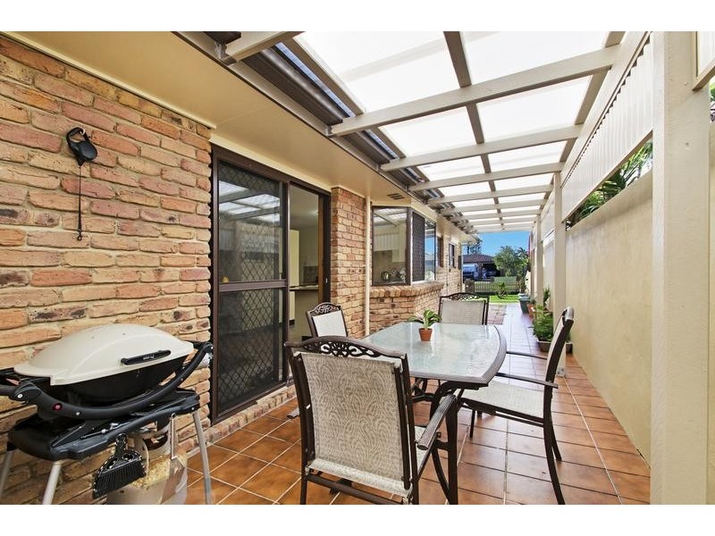 4 Kunari Street, Buddina QLD 4575