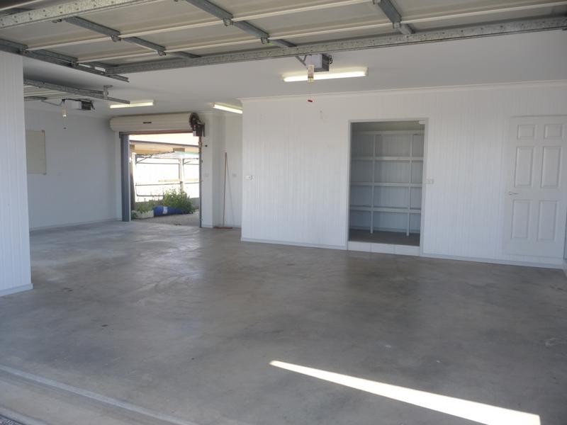 4 Magnetic Street, Kawana Island QLD 4575