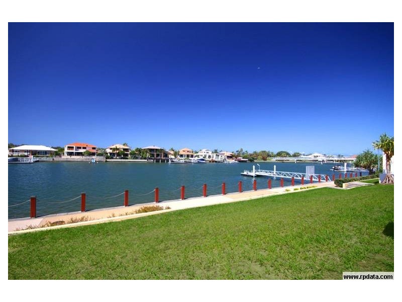 7 Capri Street, Kawana Island QLD 4575