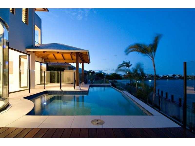 9 Majorca Place, Kawana Island QLD 4575