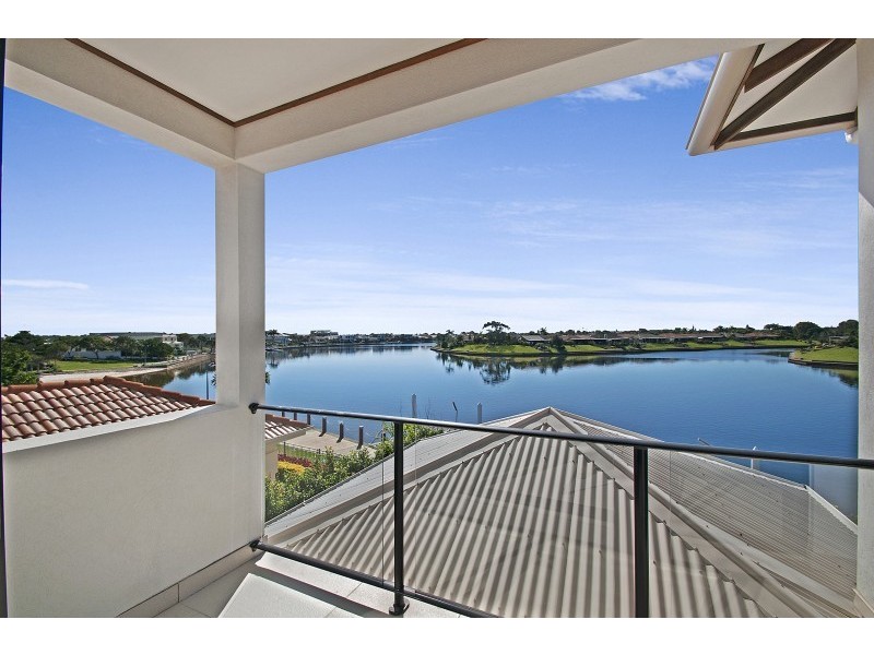 9 Majorca Place, Kawana Island QLD 4575