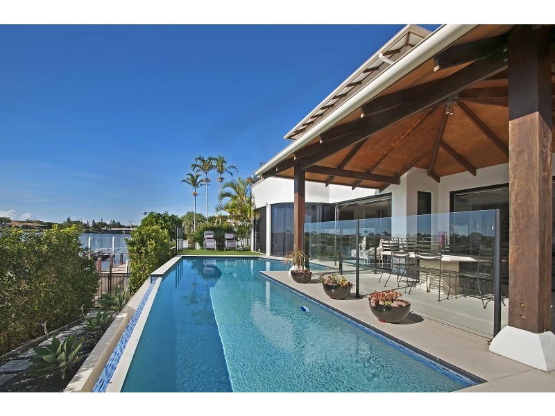 9 Majorca Place, Kawana Island QLD 4575