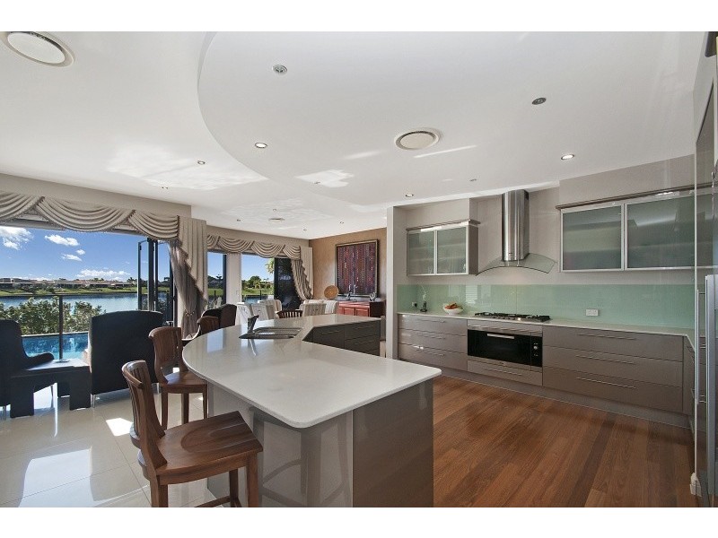 9 Majorca Place, Kawana Island QLD 4575