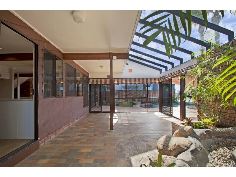 11 Oak Court, Minyama QLD 4575
