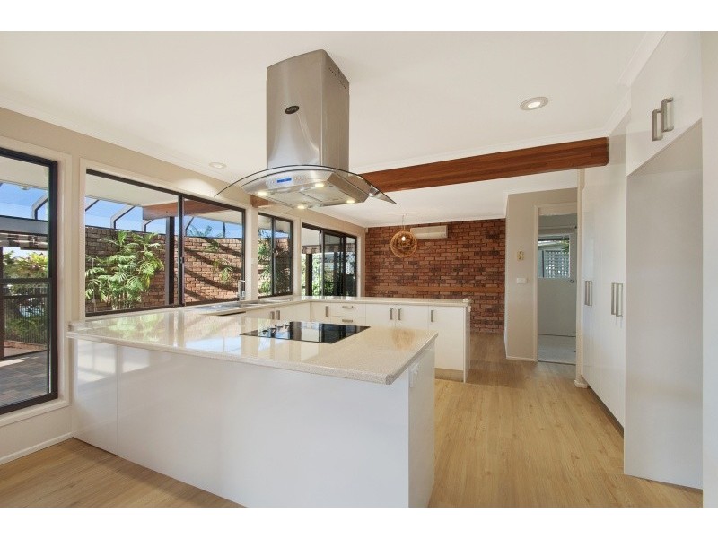 11 Oak Court, Minyama QLD 4575