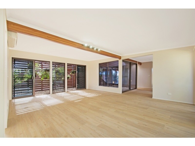 11 Oak Court, Minyama QLD 4575