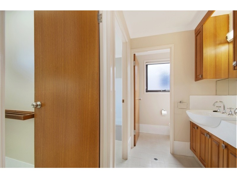 11 Oak Court, Minyama QLD 4575