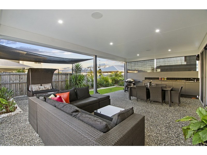 6 Macon Street, Birtinya QLD 4575