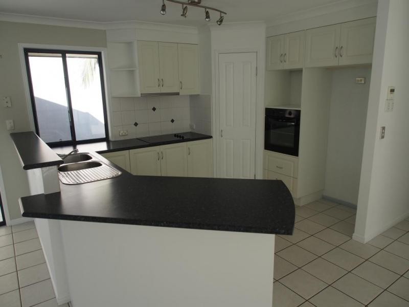 8 Easter Street, Kawana Island QLD 4575