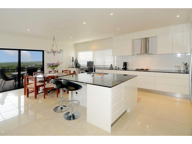 90 Sugar Bag Road, Little Mountain QLD 4551