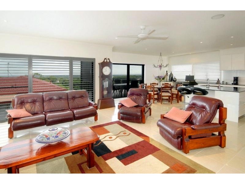 90 Sugar Bag Road, Little Mountain QLD 4551