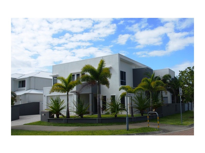 10 Tarawa Street, Kawana Island QLD 4575