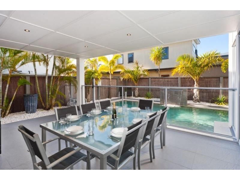 10 Tarawa Street, Kawana Island QLD 4575
