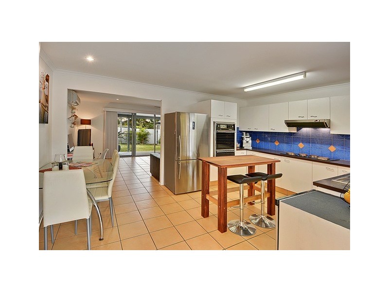 80 Lapoinya Crescent, Warana QLD 4575