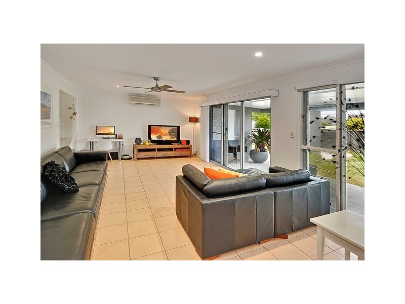 80 Lapoinya Crescent, Warana QLD 4575
