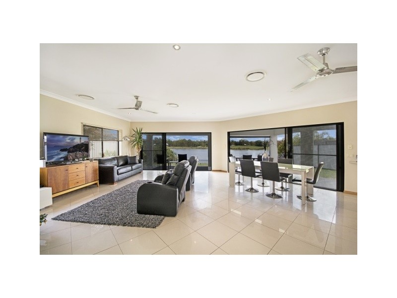 3 Francis Court, Pelican Waters QLD 4551