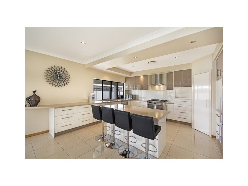 3 Francis Court, Pelican Waters QLD 4551