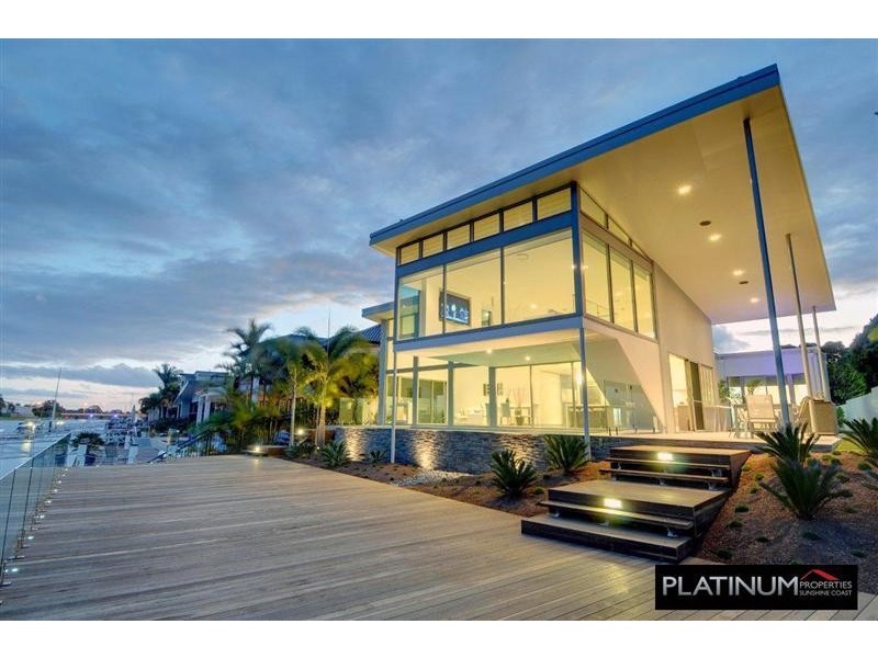 1 Mooloolah Island, Minyama QLD 4575