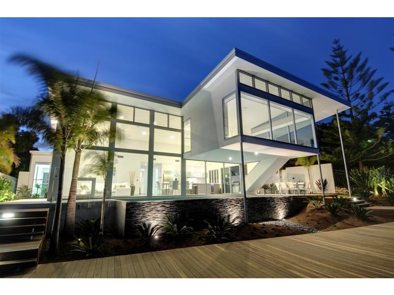 1 Mooloolah Island, Minyama QLD 4575