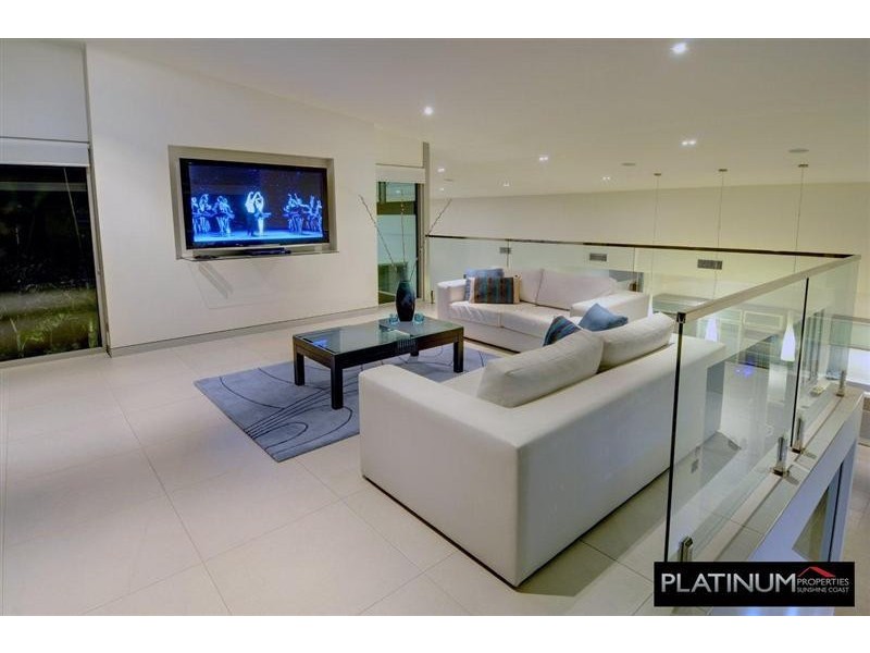 1 Mooloolah Island, Minyama QLD 4575