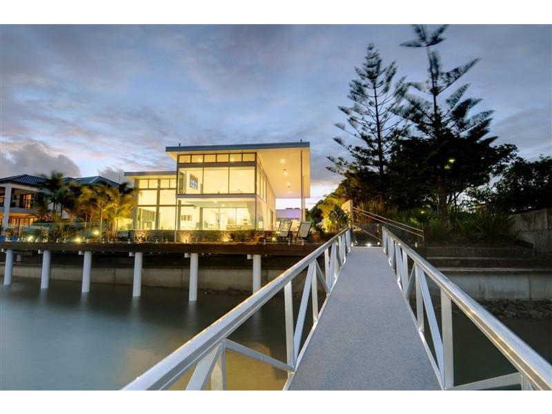1 Mooloolah Island, Minyama QLD 4575