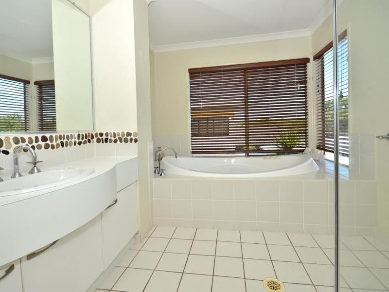 13 Fitzroy Court, Kawana Island QLD 4575