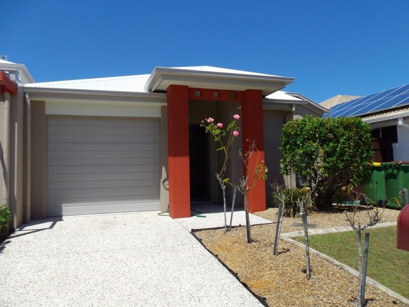 1/3 Whitsunday Street, Kawana Island QLD 4575