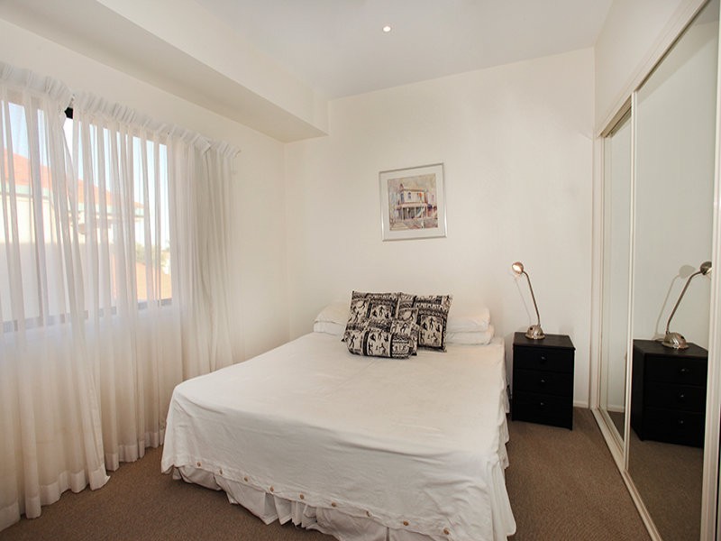 4 Oak Court, Minyama QLD 4575