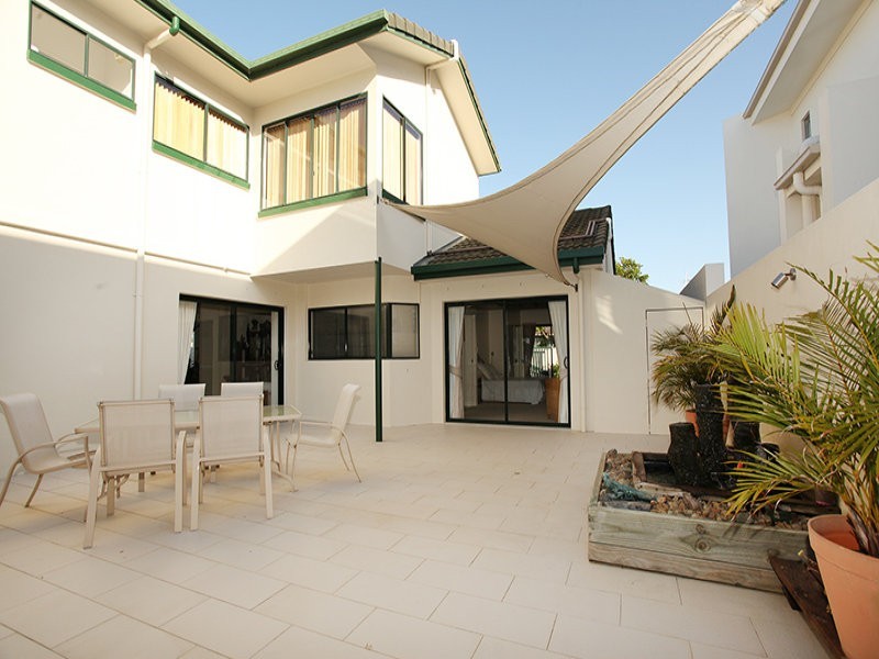 4 Oak Court, Minyama QLD 4575