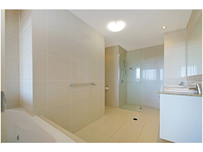 34/1 Grenada Way, Kawana Island QLD 4575