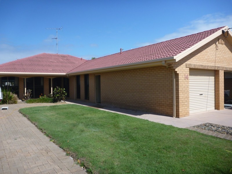 14 Kumbada Court, Minyama QLD 4575