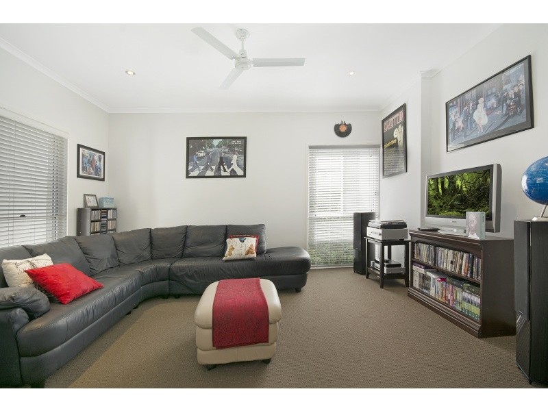 12 Tarawa Street, Kawana Island QLD 4575