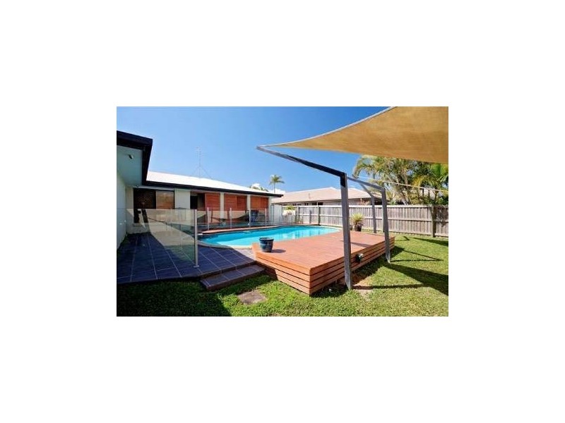 Warana QLD 4575