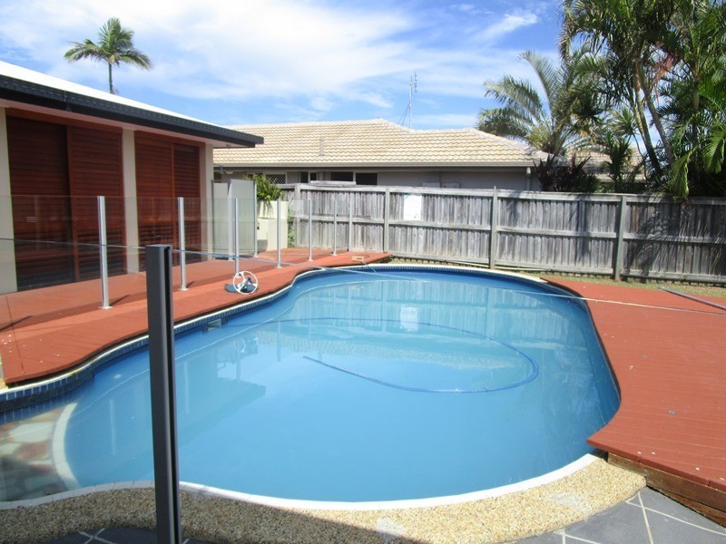 Warana QLD 4575