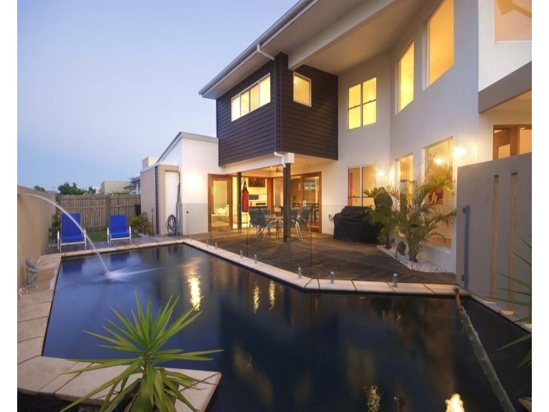 18 Flores Street, Parrearra QLD 4575
