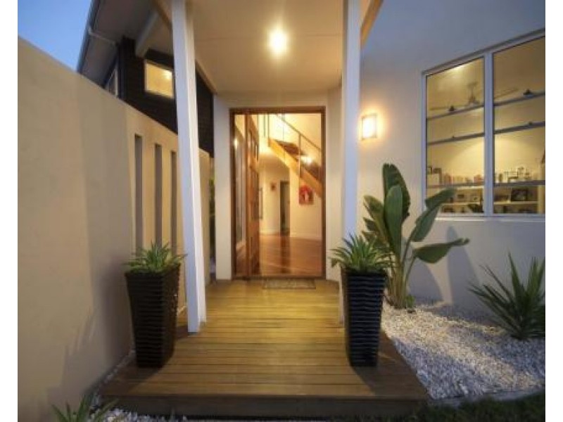 18 Flores Street, Parrearra QLD 4575